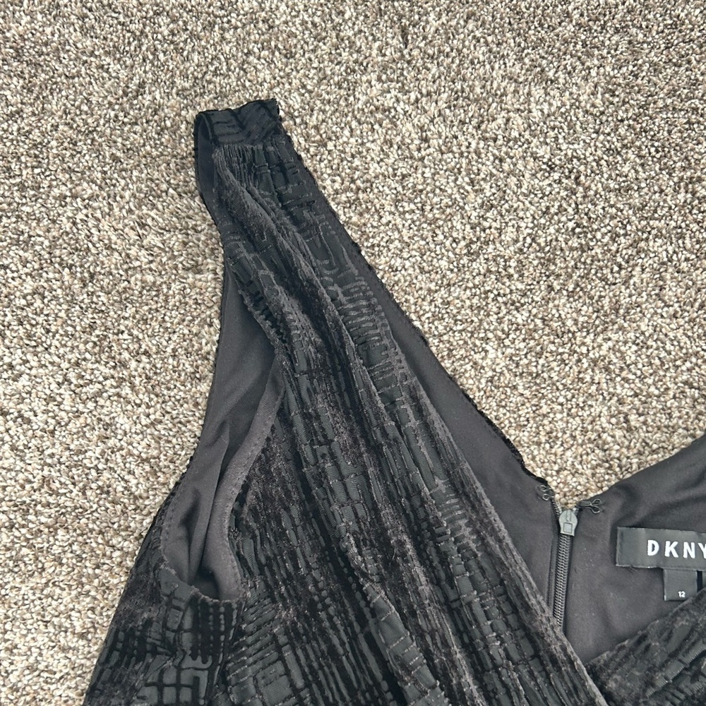 Dress - Picture 4 of 7